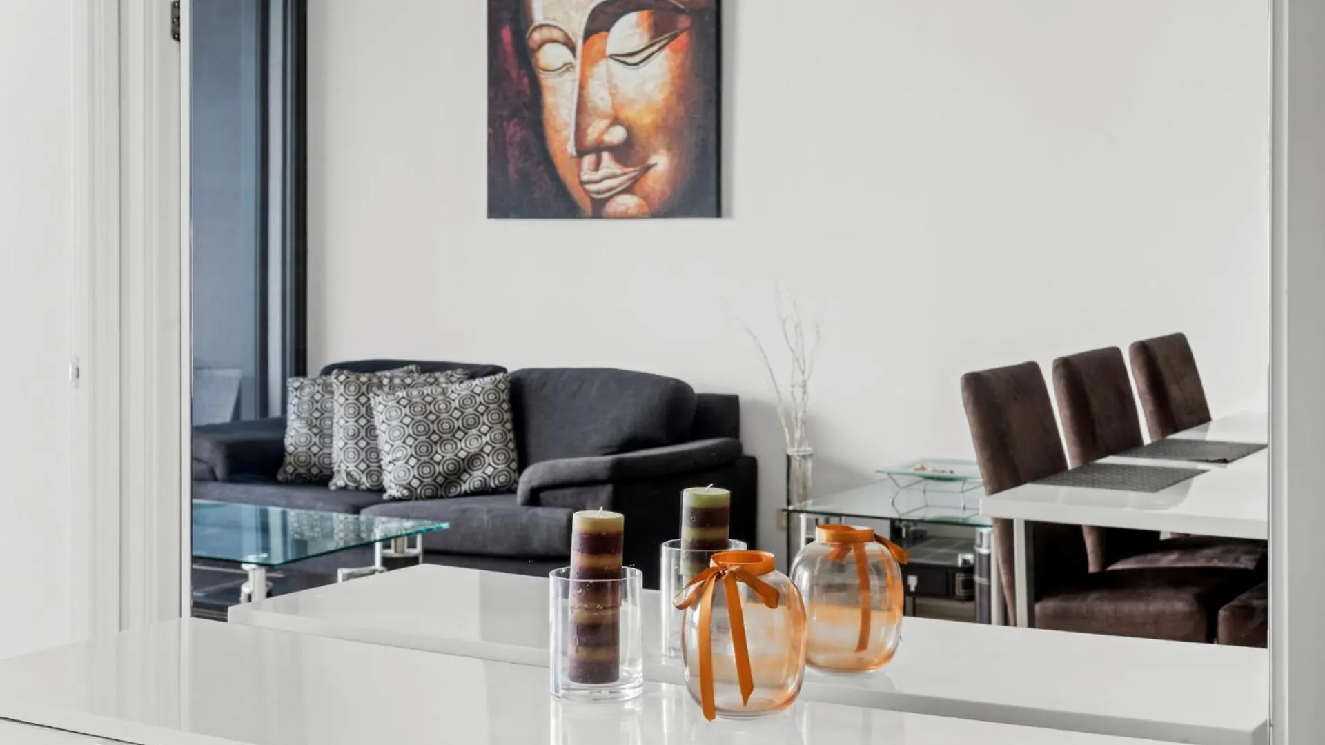 Urban Skyline 2-Bed With Pool & Gym Access Apartment Brisbane