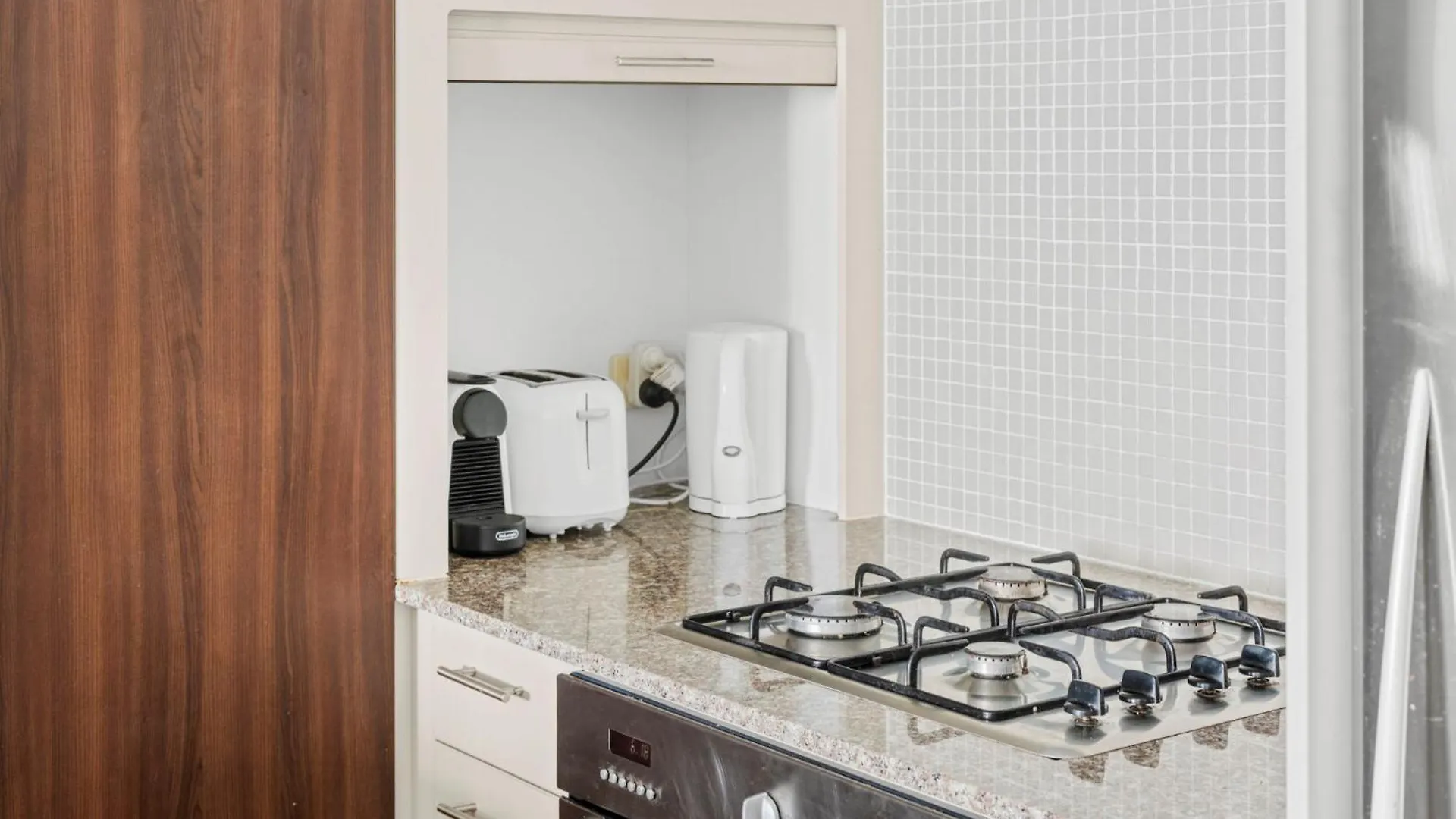 Urban Skyline 2-Bed With Pool & Gym Access Apartment Brisbane