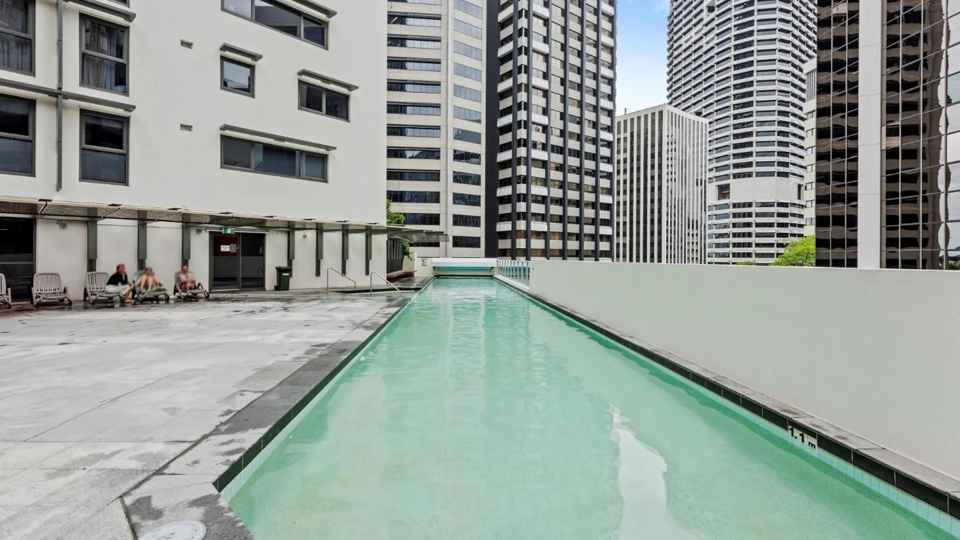Urban Skyline 2-Bed With Pool & Gym Access Apartment Brisbane